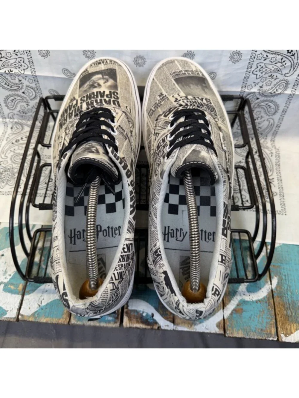 VANS Era Harry Potter Newspaper Print Low Top Sneakers White/Black Mens Sz 13